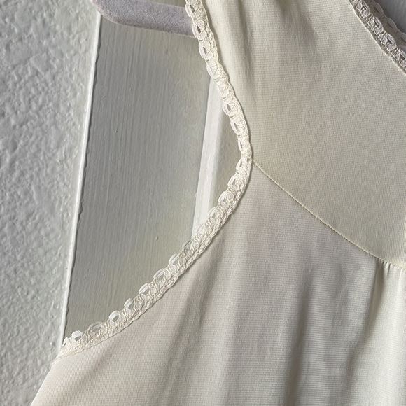 Vintage yellow lace sleeveless nightgown slip - Picture 4 of 7